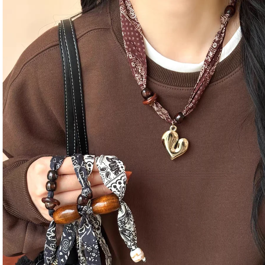 合金木质项链 复古长款腰果花系脖丝巾项链女小众高级感装饰领巾