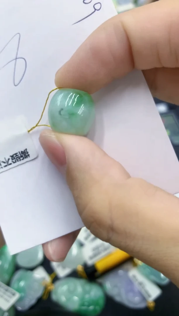 翡翠未镶嵌颈饰1111111