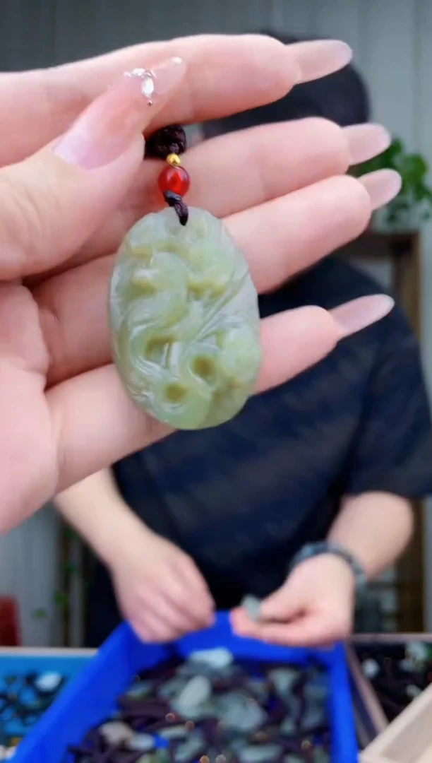 和田玉未镶嵌挂件拍一发一，多样性发货！