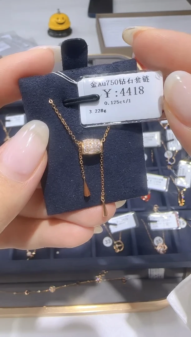 颈饰18K金镶嵌钻石3666