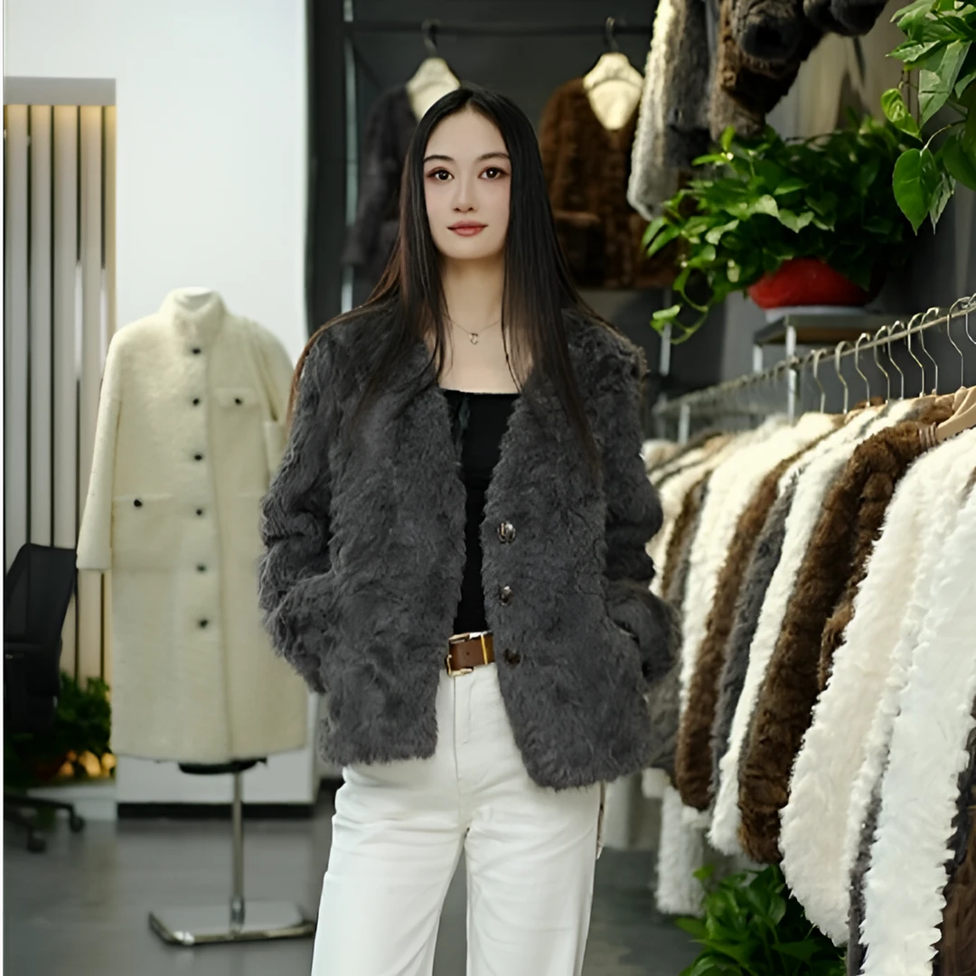 【图错了繁星】8037明星款气质轻奢显瘦毛绒时尚百搭女士保暖外套-