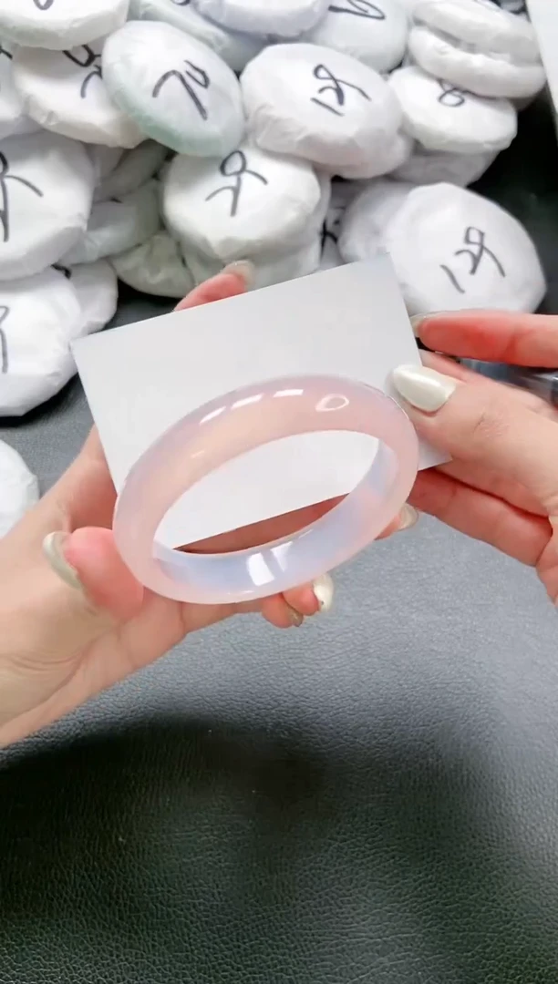 【闪购商品】石英质玉手镯未镶嵌 22L235-60