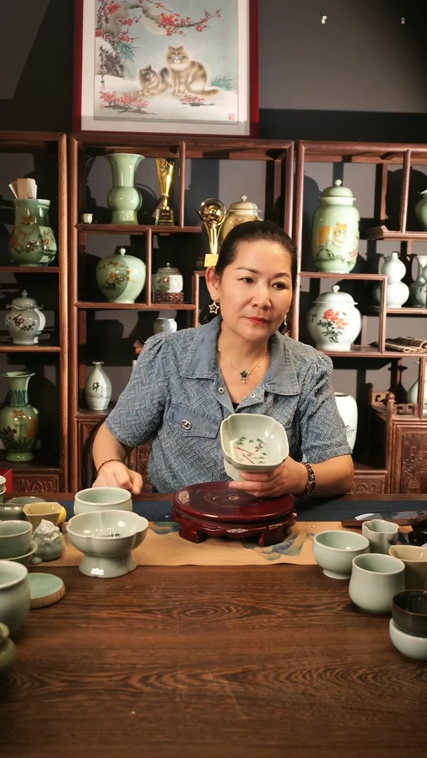 釉中彩 鱼画 高脚果盘