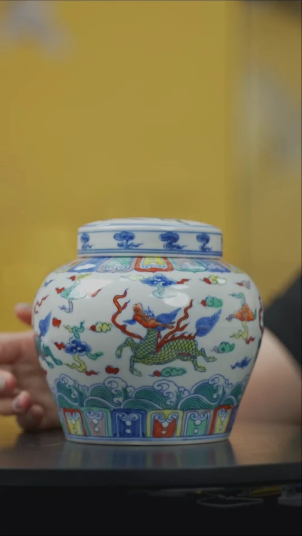 摆件景德镇的精美瓷器
