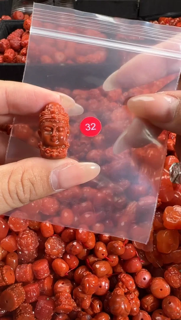 颈饰未镶嵌南红玛瑙1