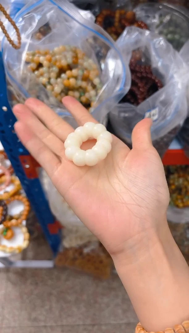 吊坠菩提根/象牙果白色手捻
