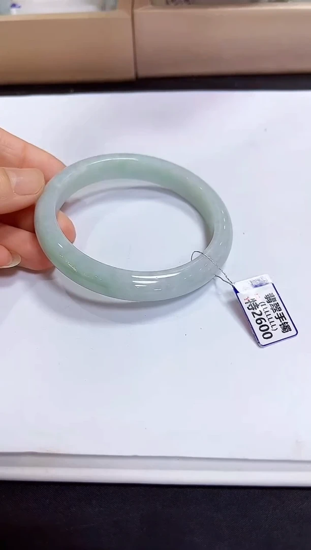 颈饰未镶嵌翡翠63.4手镯