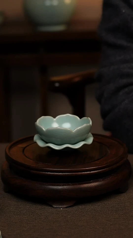 瓷片仿古天青莲花茶漏 微瑕 不带礼盒