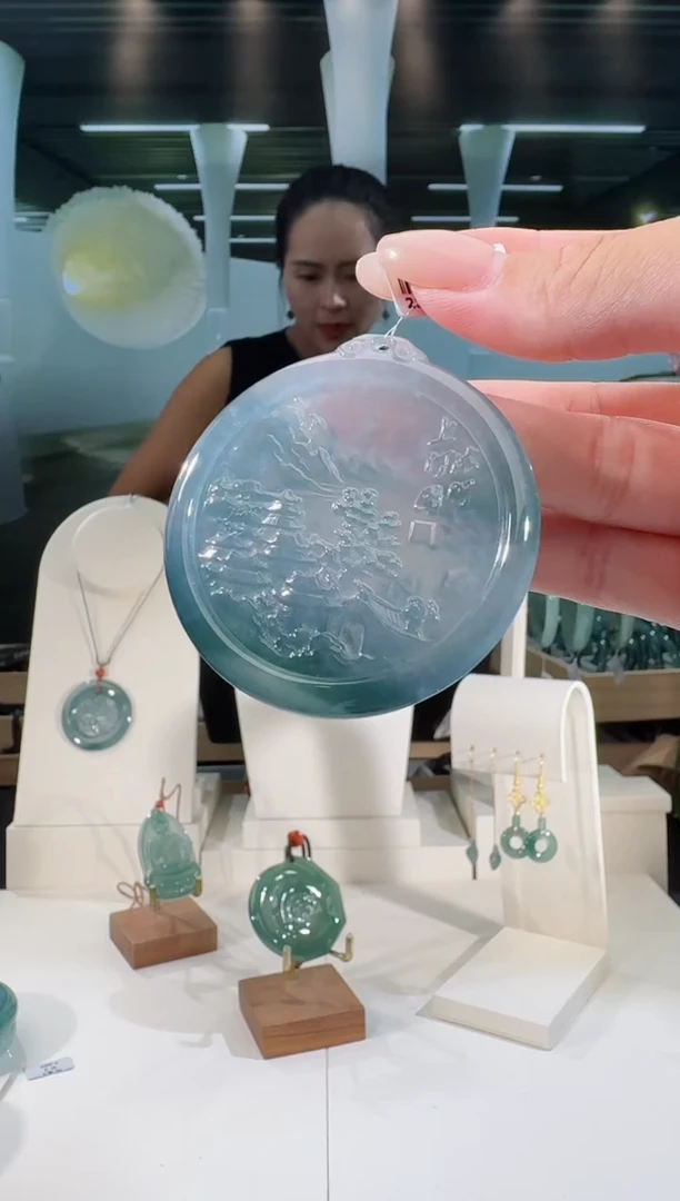 翡翠未镶嵌吊坠(不含链)山水牌