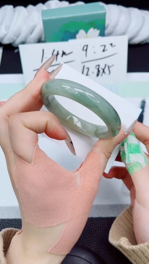 石英质玉未镶嵌手镯A108-52.8