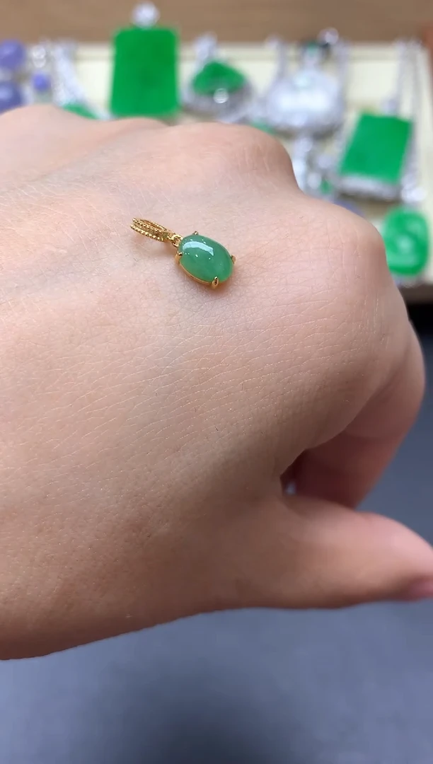 颈饰18K金镶嵌翡翠122-中国好珍宝