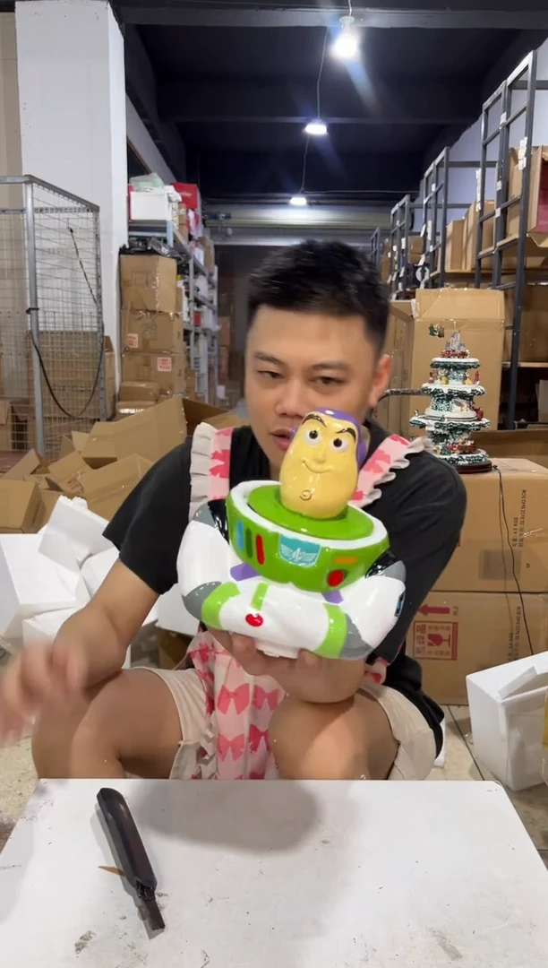 瓷片巴斯光年带盖罐