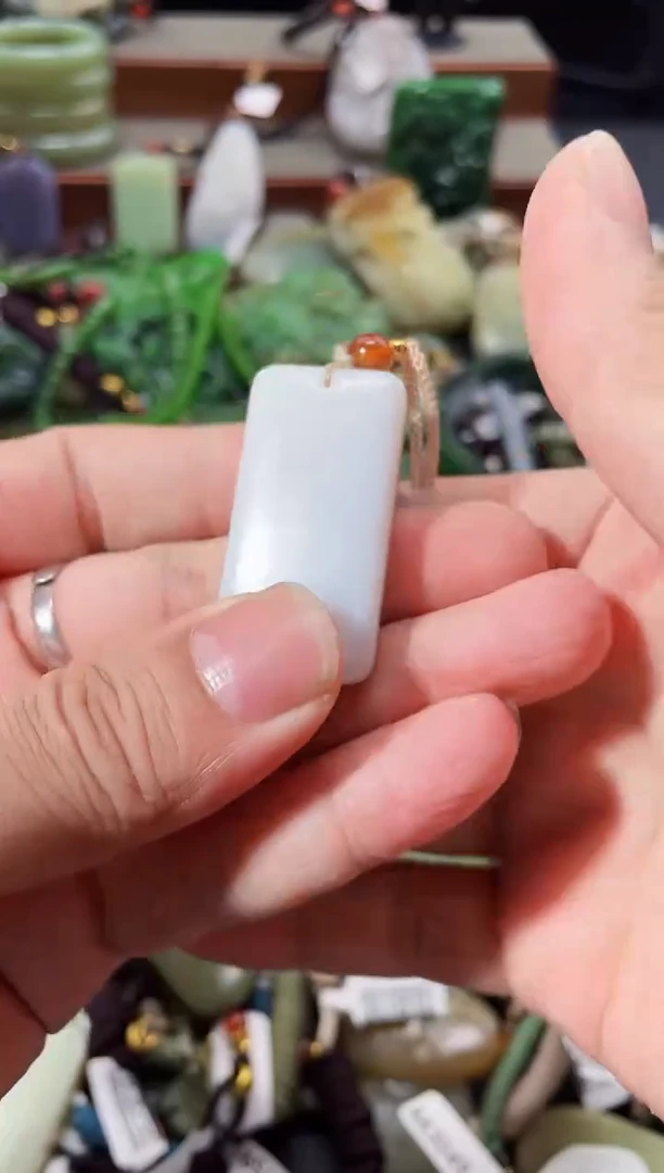 和田玉未镶嵌颈饰拍一发一