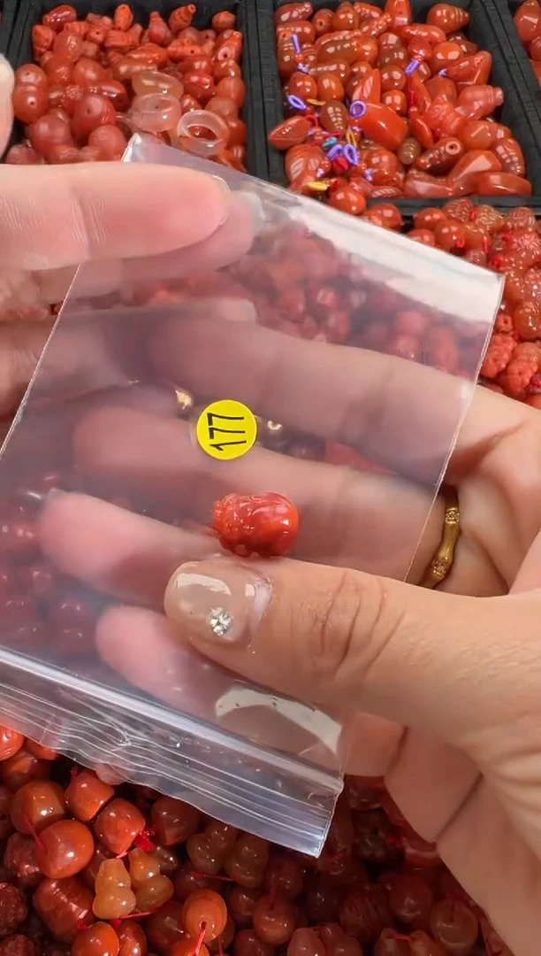 【闪购商品】南红玛瑙颈饰未镶嵌1