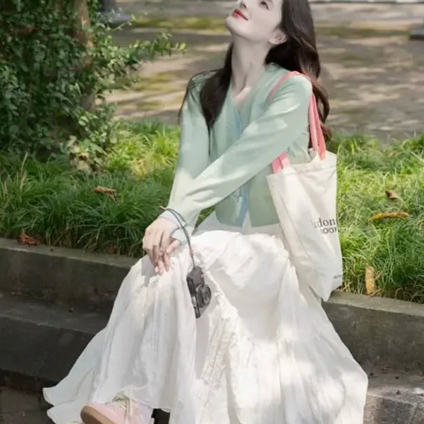 春装搭配一整套2025减龄超火韩系穿搭小香风假两件针织套装连衣裙