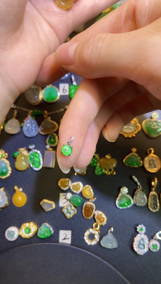 吊坠(不含链)银S925镶嵌翡翠心**简天然A货翡翠