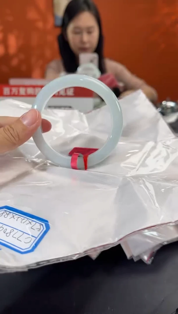 未镶嵌手镯翡翠57