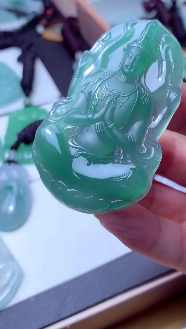 颈饰未镶嵌翡翠天然A货翡翠