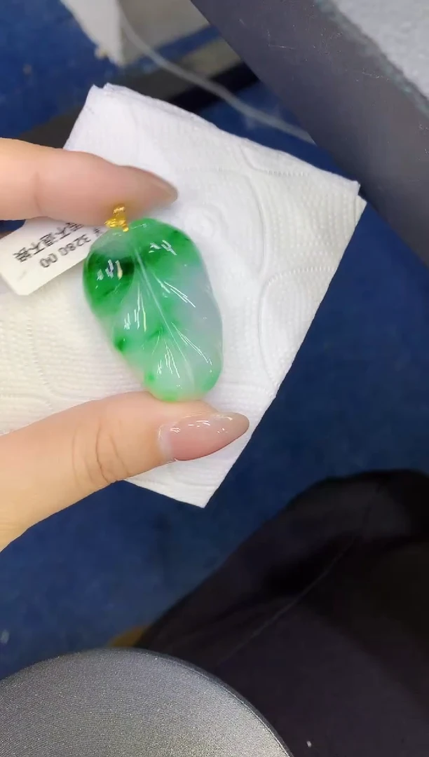 颈饰18K金镶嵌翡翠缅甸天然翡翠a货