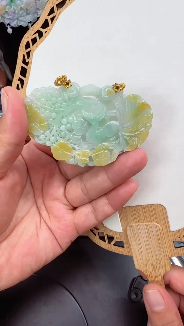 颈饰未镶嵌翡翠吊坠