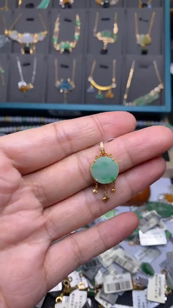 颈饰18K金镶嵌翡翠净货或36815