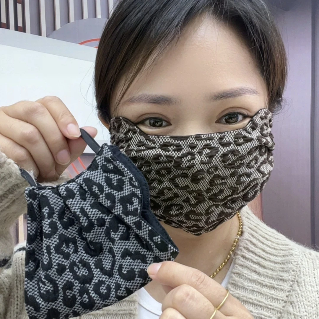 2025秋冬新款豹纹保暖防寒口罩女冬天户外防风护脸面罩高颜值护眼