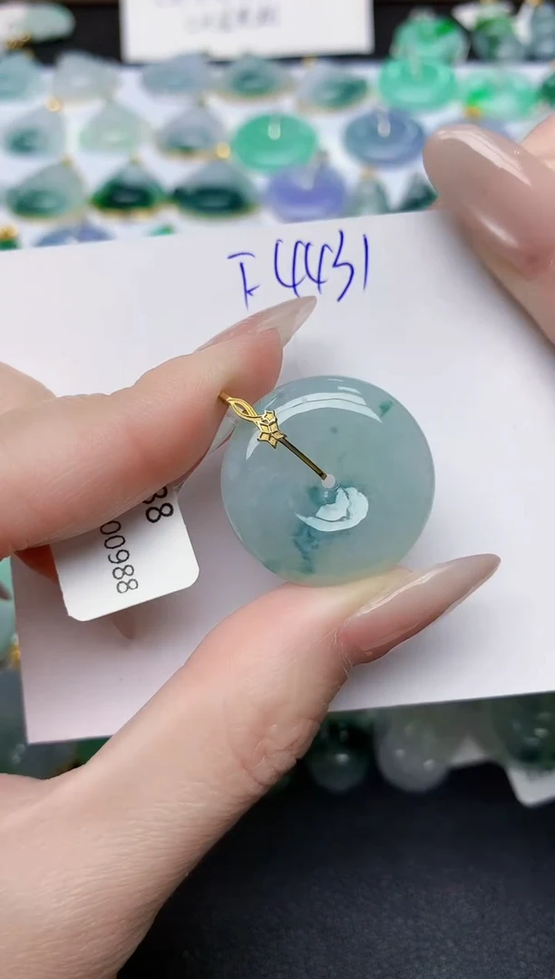 颈饰18K金镶嵌翡翠天然缅甸A货翡翠百元以上9元证书费自理