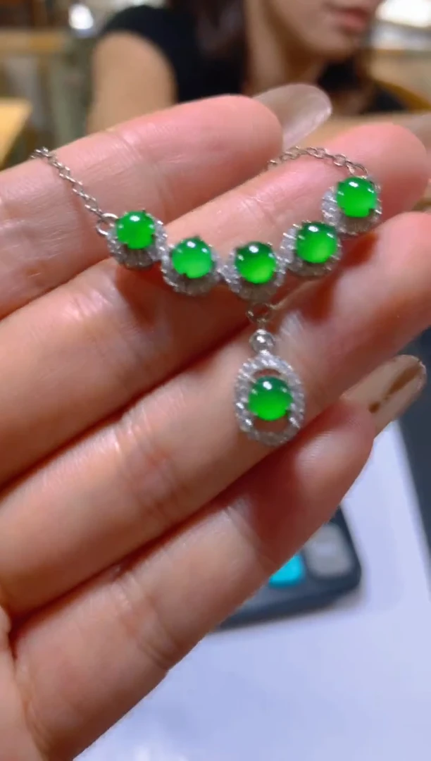 颈饰未镶嵌翡翠多样性发一