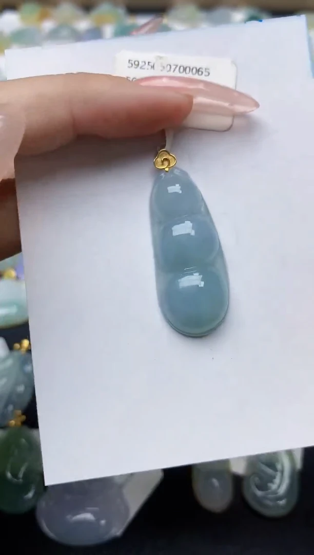 翡翠18K金镶嵌颈饰天然翡翠A货