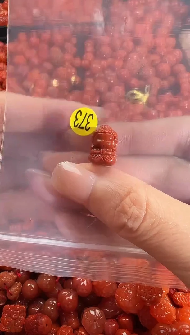 颈饰未镶嵌南红玛瑙1