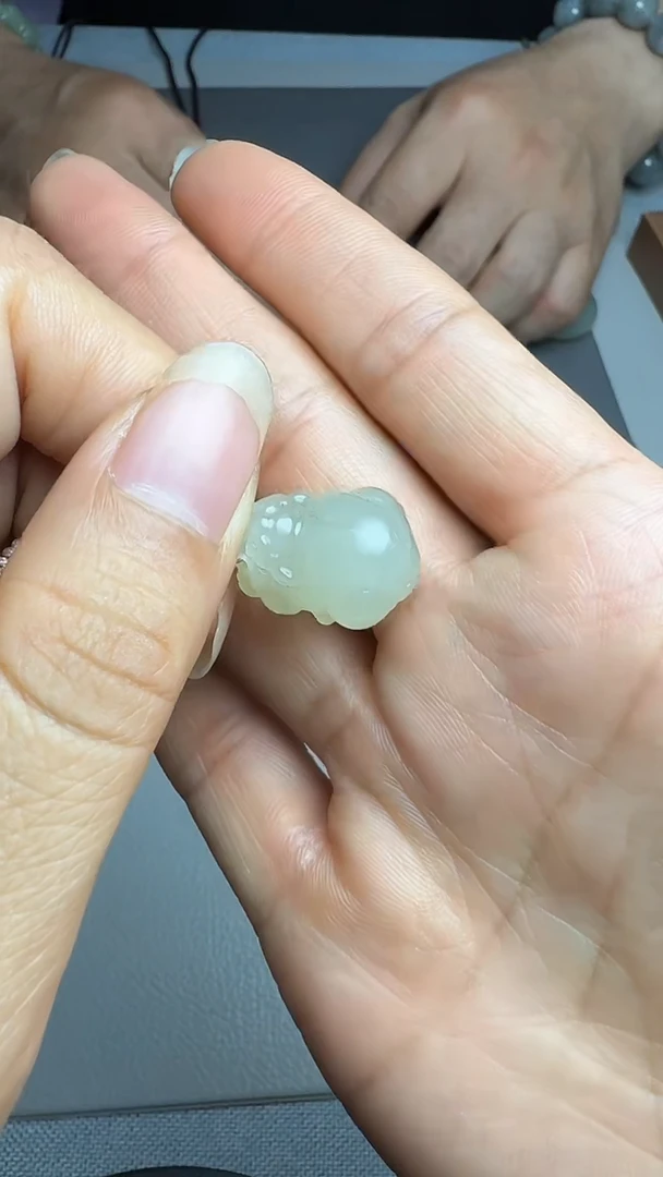 和田玉未镶嵌颈饰1