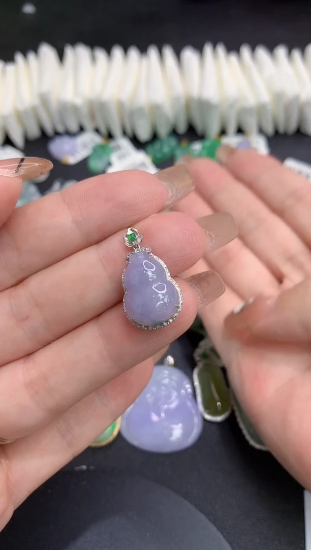 吊坠(不含链)18K金镶嵌翡翠111