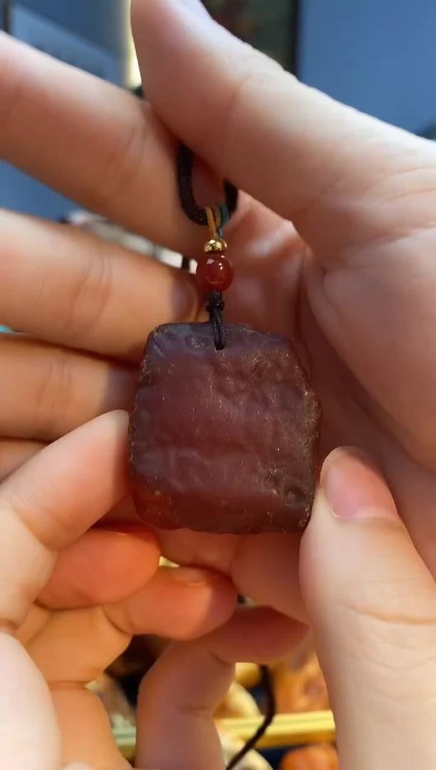 未镶嵌颈饰琥珀吊坠