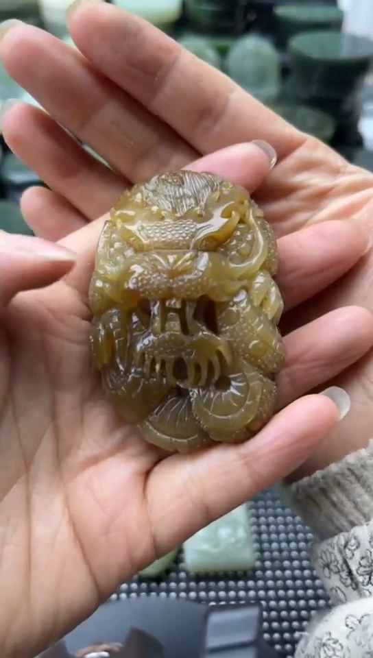 未镶嵌和田玉珠宝半成品龙