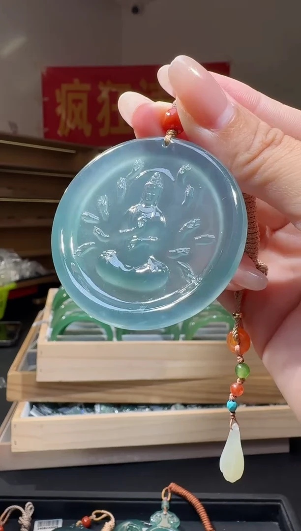 翡翠未镶嵌吊坠(不含链)千手观音