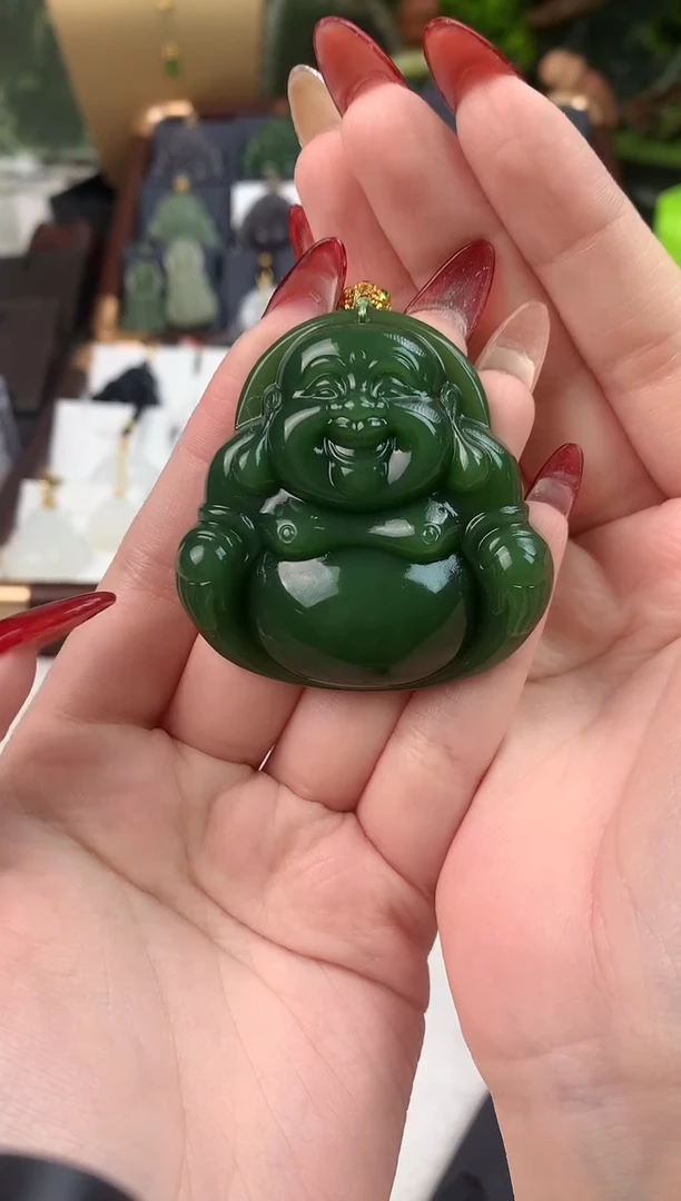 颈饰未镶嵌和田玉吊坠