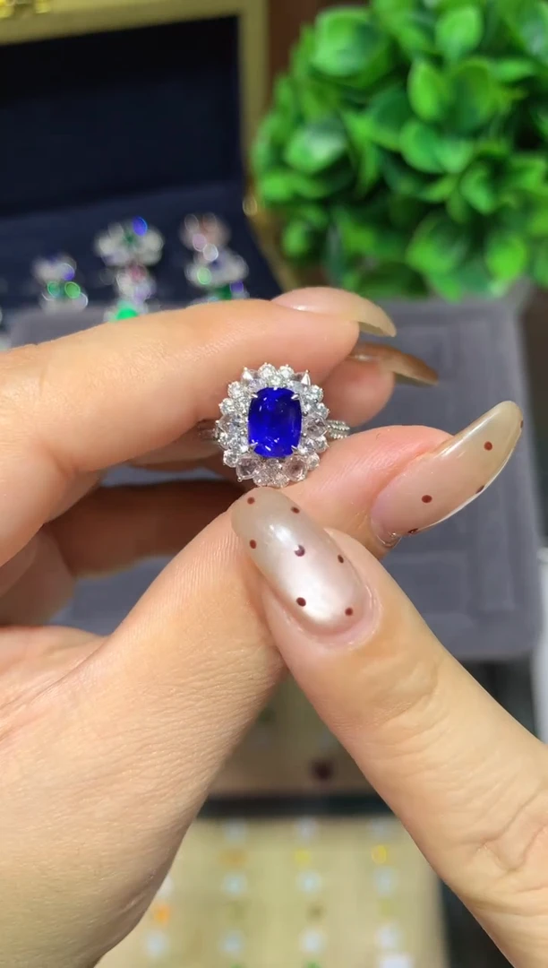 戒指蓝宝石18K金镶嵌2.13ct