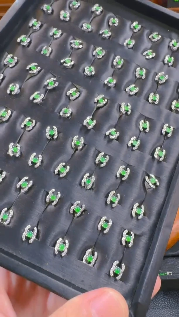 翡翠未镶嵌耳饰天然A货翡翠+发其一