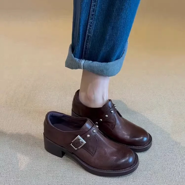 牛皮版~英伦风棕色深口小众乐福鞋女一字带扣铆钉中跟复古小皮鞋