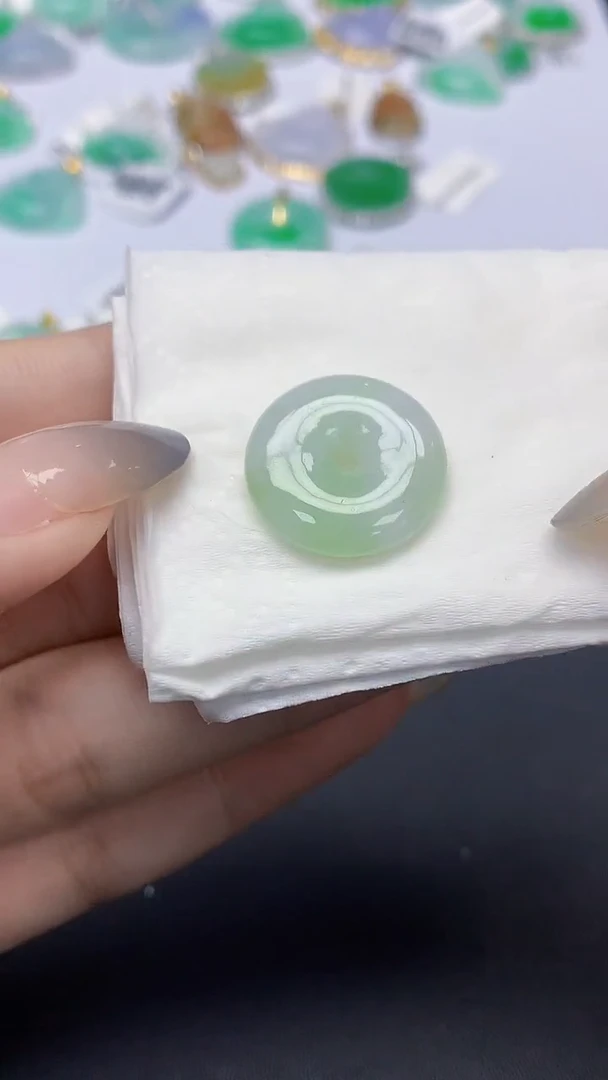 翡翠未镶嵌颈饰天然缅甸a货翡翠