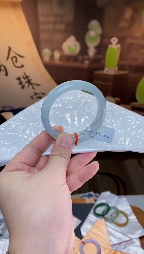 未镶嵌手镯翡翠手镯