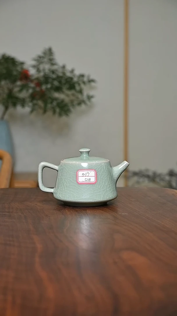 52#井栏壶 豆绿釉 微瑕 朱家汝窑款