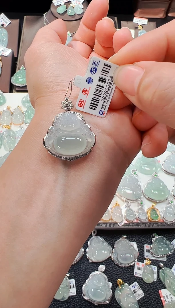 【闪购商品】翡翠吊坠(不含链)18K金镶嵌佛公吊坠97A