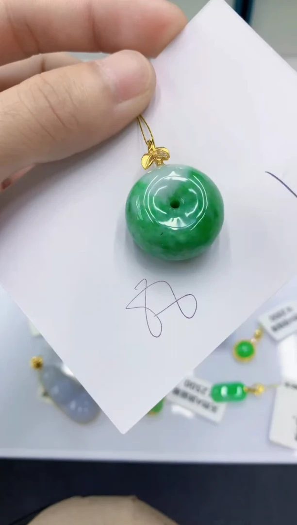 颈饰未镶嵌翡翠翡翠