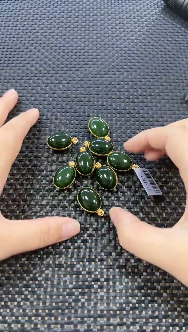 颈饰18K金镶嵌和田玉（多样性发一件）1154