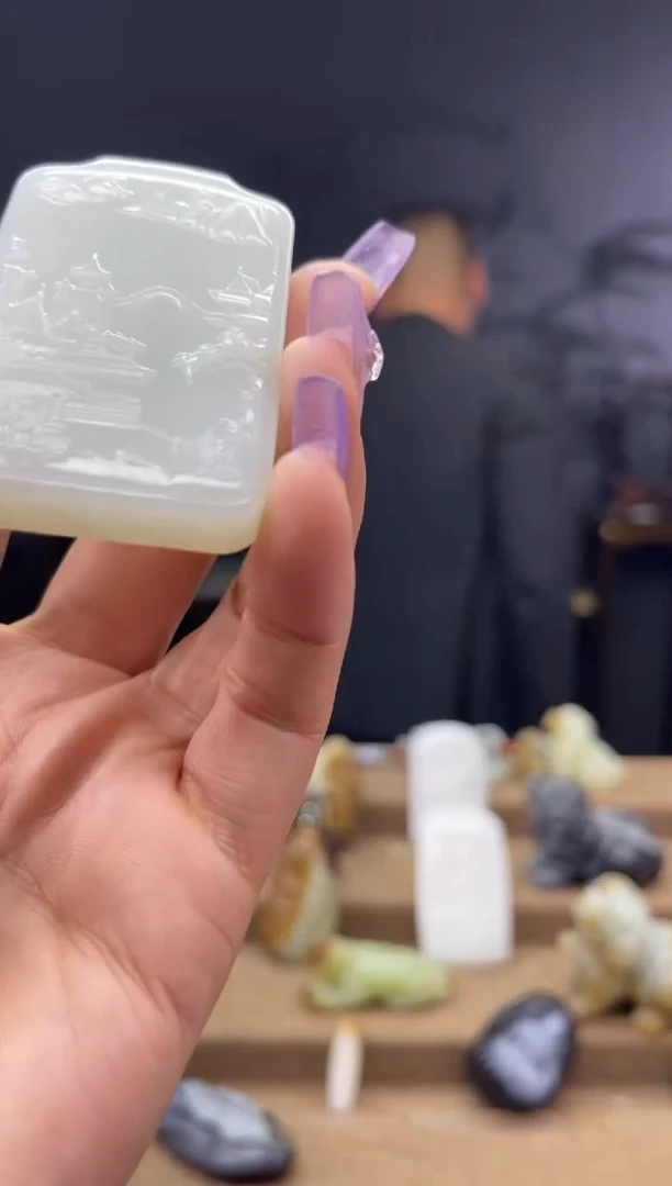 颈饰未镶嵌和田玉1