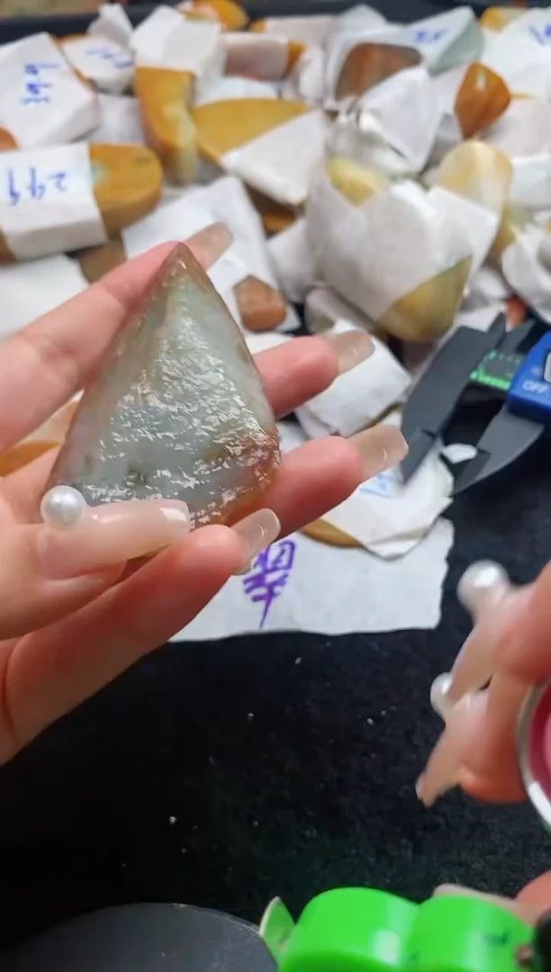 翡翠裸石翡翠挂件裸石