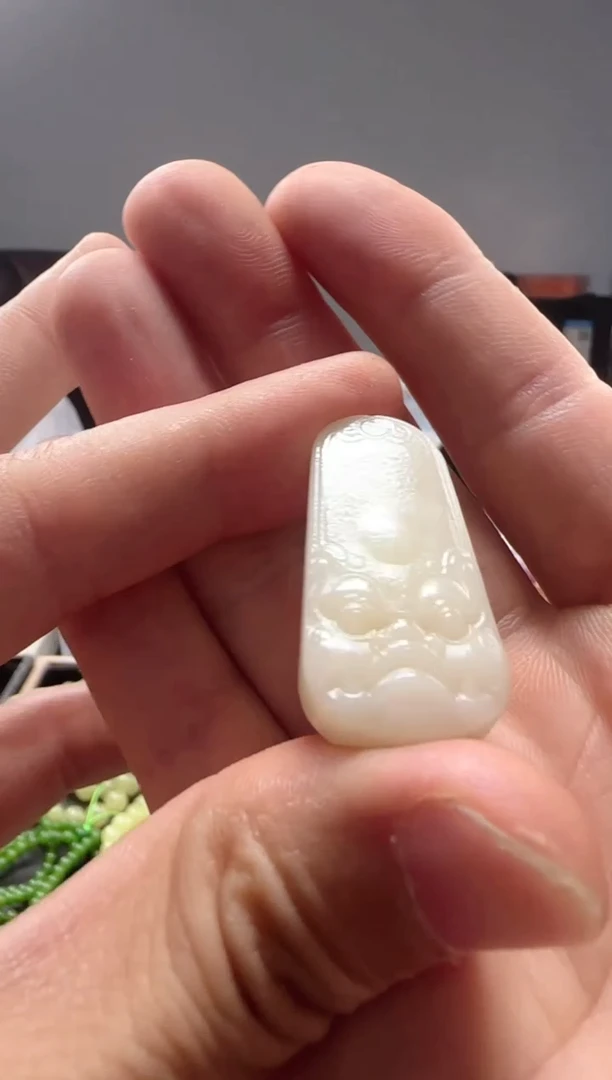 和田玉未镶嵌颈饰1