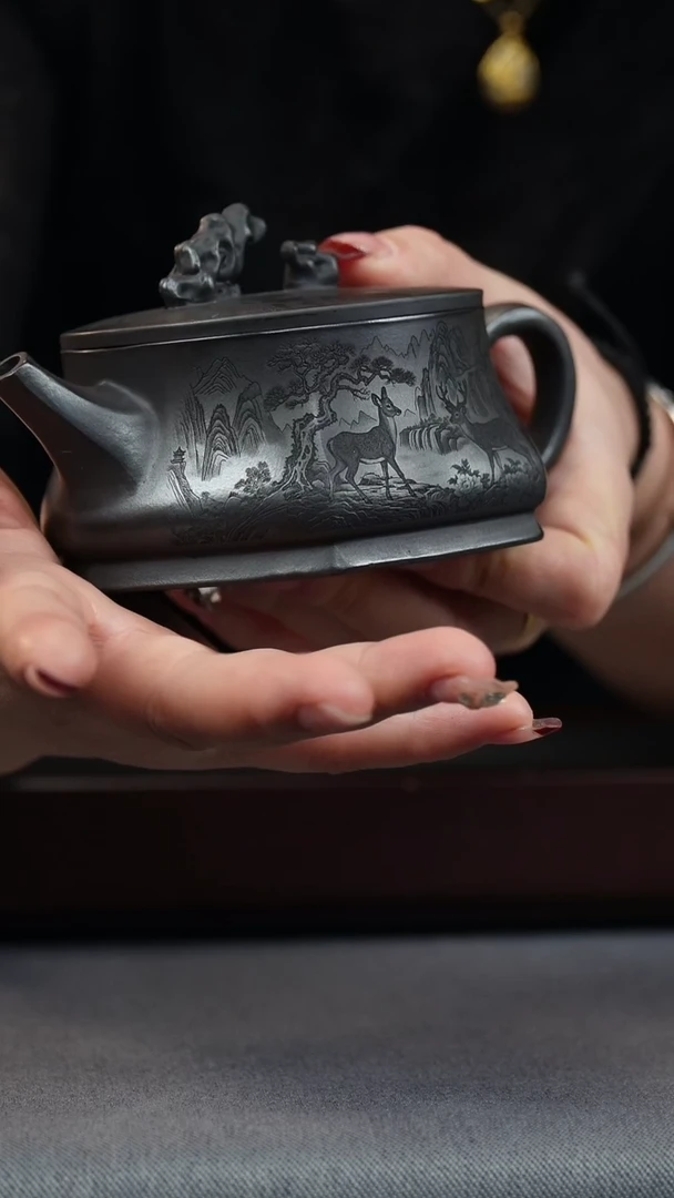 【闪购商品】紫砂茶壶石黄 八方观山 刻梅花鹿