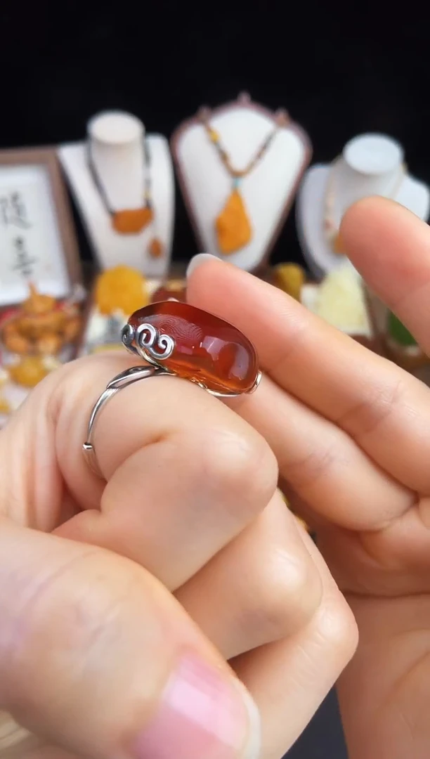 未镶嵌琥珀珠宝奇石柒月